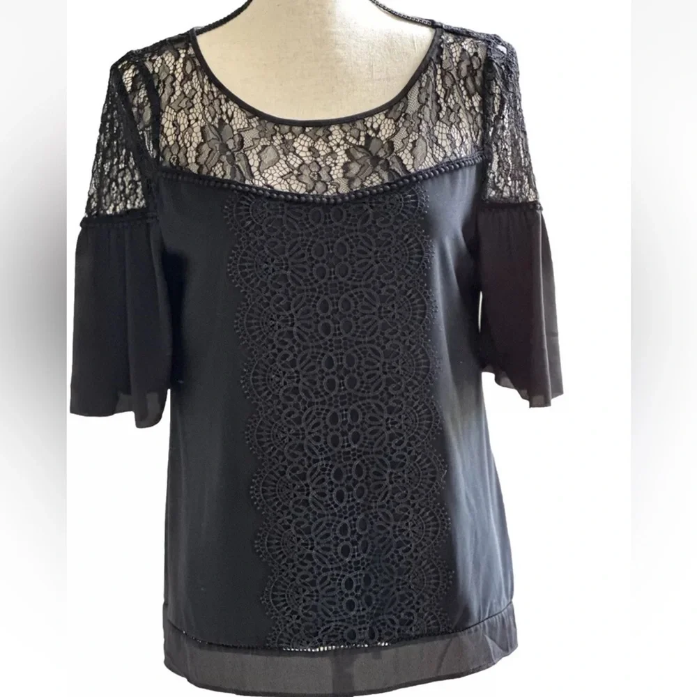 White House Black Market Black Shirt Lace Short Sleeve Size Small Blouse Top